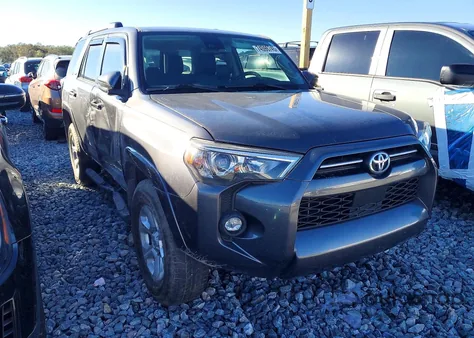 2021 Toyota 4Runner Sr5 z USA, uszkodzony, nr VIN JTEFU5JR7M5230812